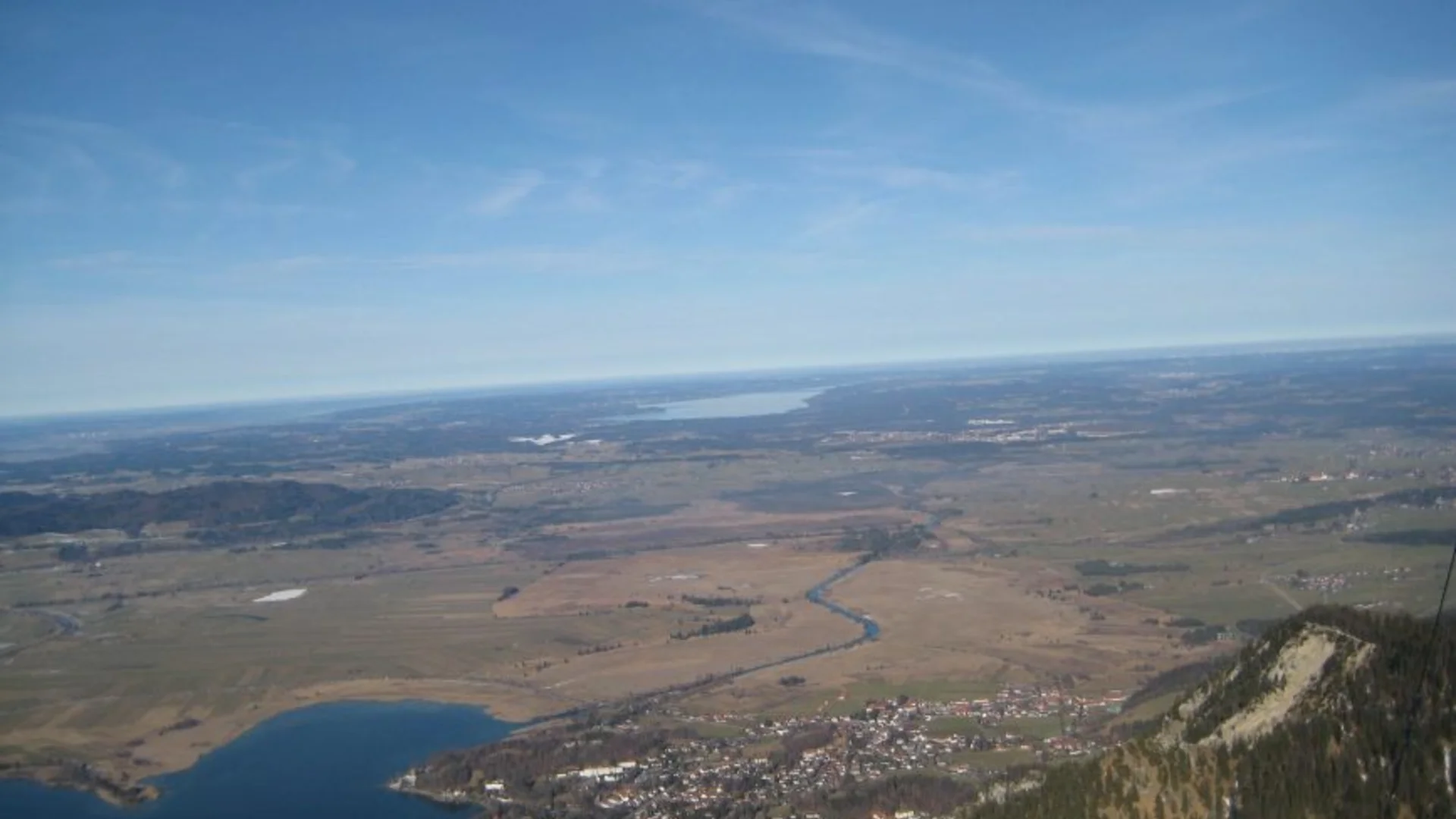 Blick vom Jochberg auf Sonnenspitz und Alpenvorland | © Albert