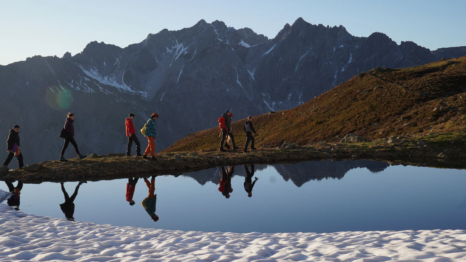 junge Menschen in den Bergen | © Tim Hüttinger junge Menschen in den Bergen | © Tim Hüttinger