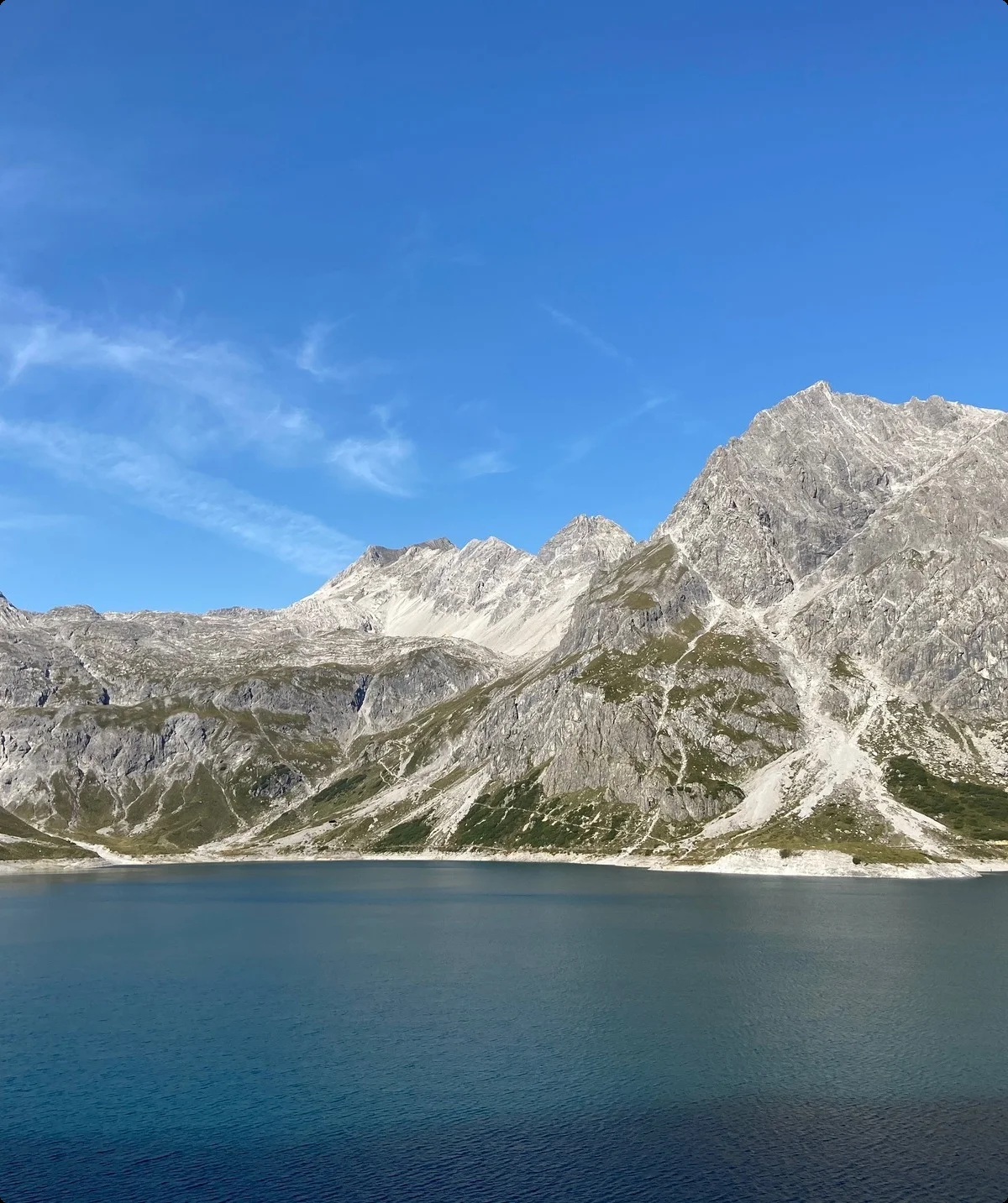 Blick zur Schesaplana über Lünersee | © Matthias